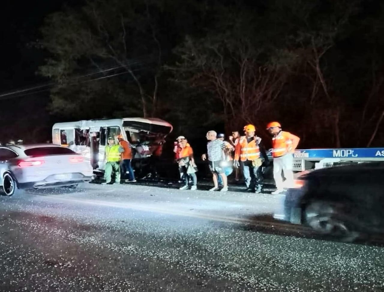 Dos Muertos y Ocho Heridos en Accidente de Tránsito - CódigoTV